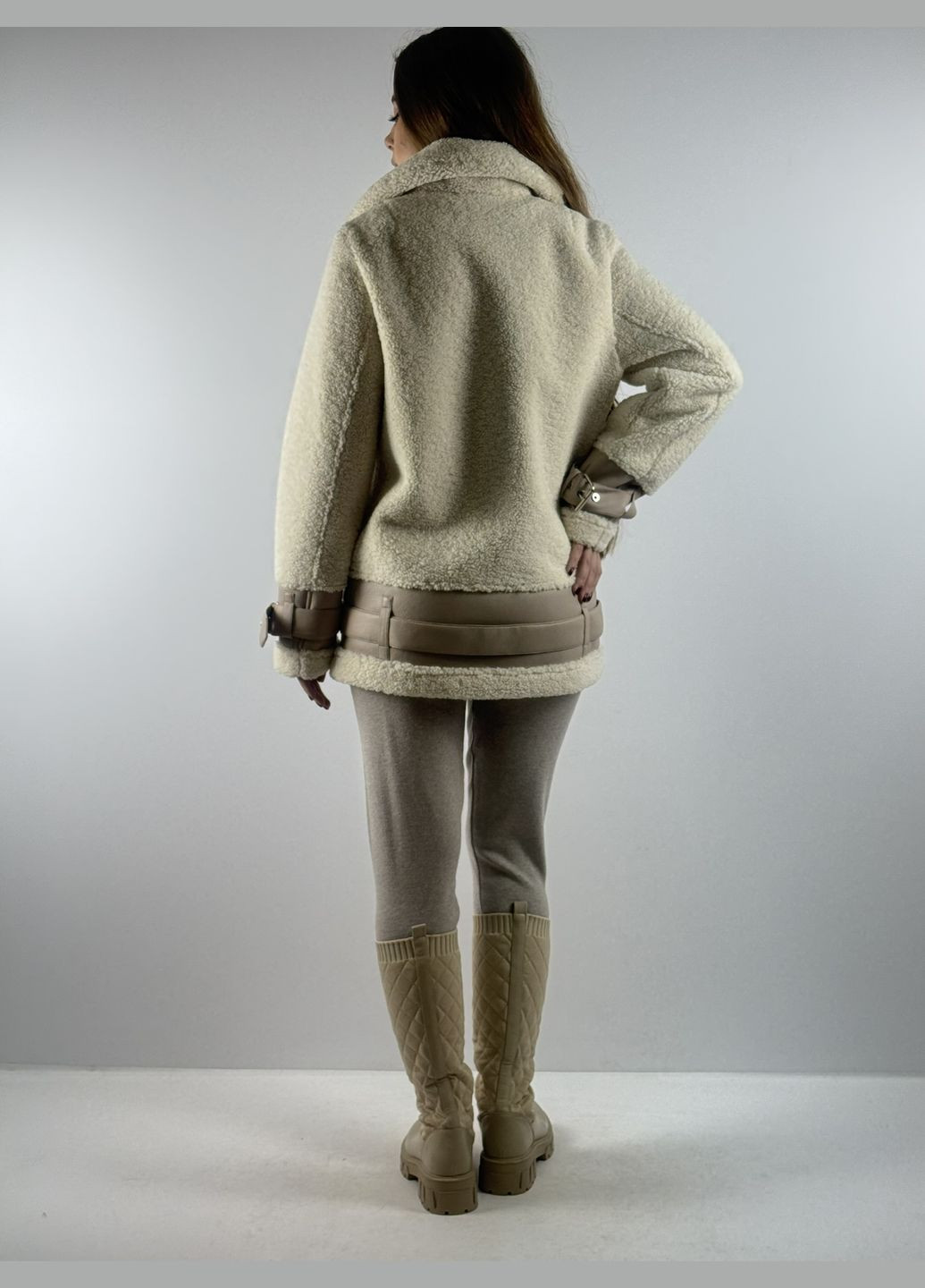 Дублянка жіноча, укорочена, типу косуха, комбінована еко хутром, бежевого кольору Kor@Kor (314962622)