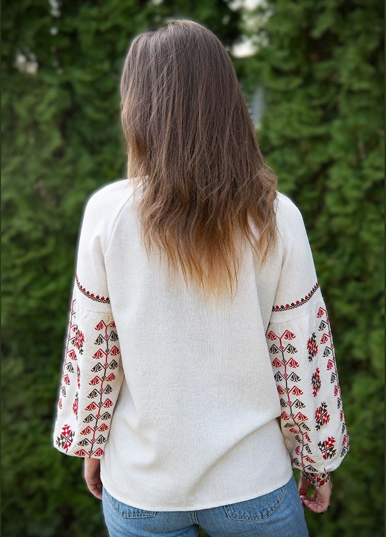 Бежевая современная женская вышиванка с традиционным орнаментом на пуговицах лен узор орнамент приталенная, свободная, прямой лен (326519744)