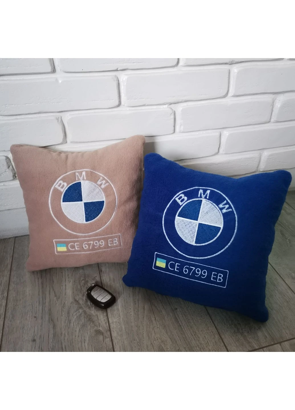 Набір подушок з логотипом та держ номером "BMW" No Brand (369717277)