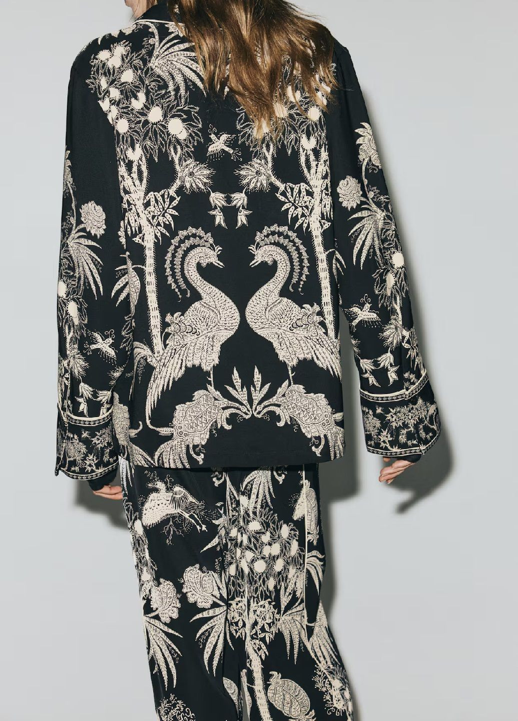 Черная кэжуал рубашка с рисунком H&M