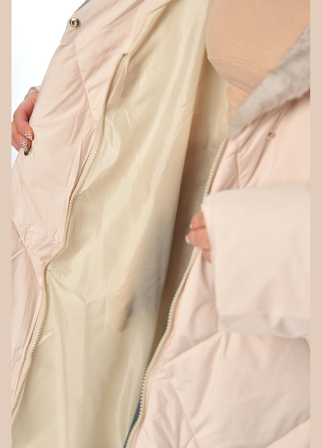 Бежевая зимняя куртка женская удлиненная еврозима на искусственном меху бежевого цвета Let's Shop