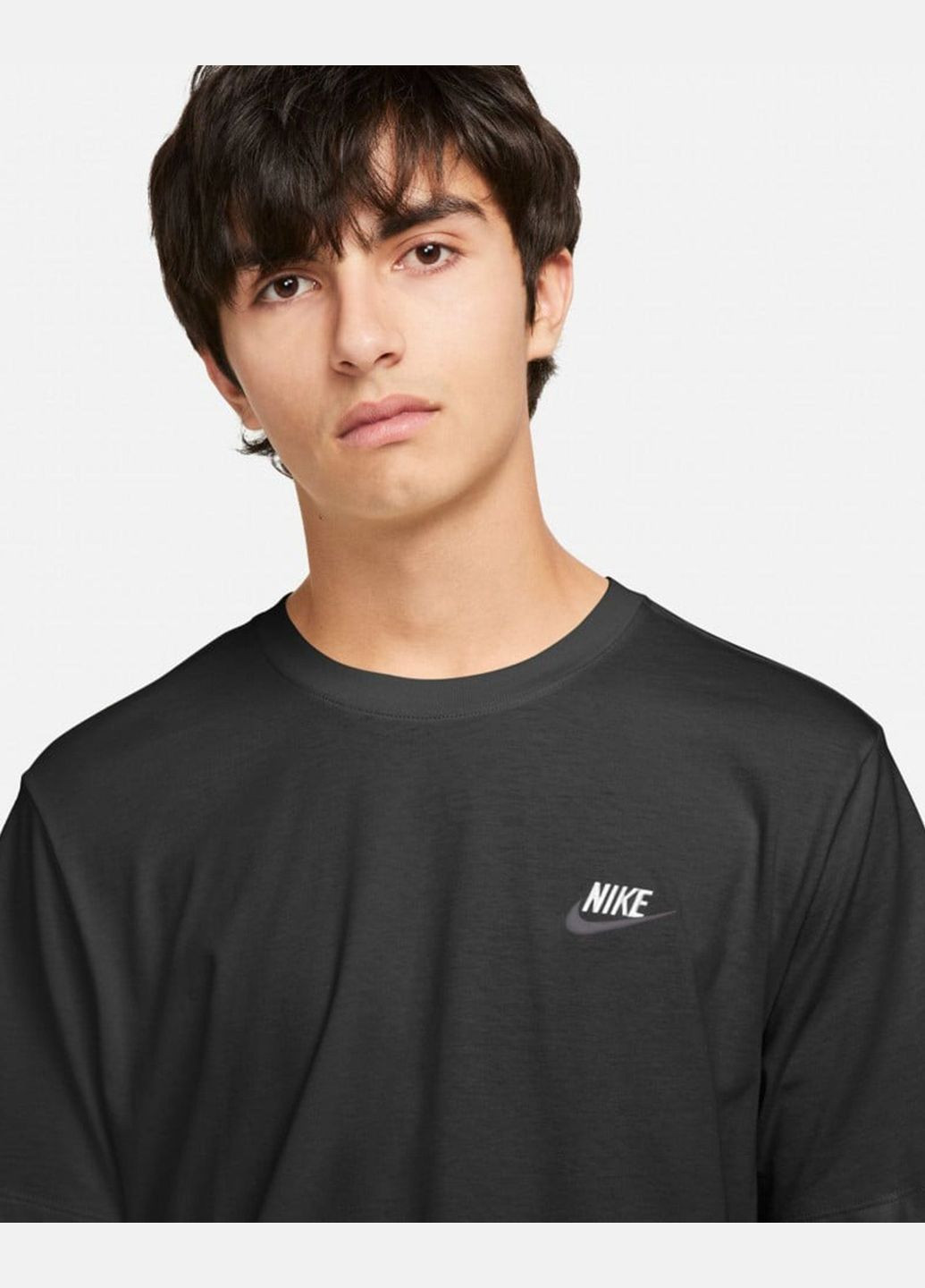 Чорна футболка чоловіча portswear club ar4997-014 чорна Nike