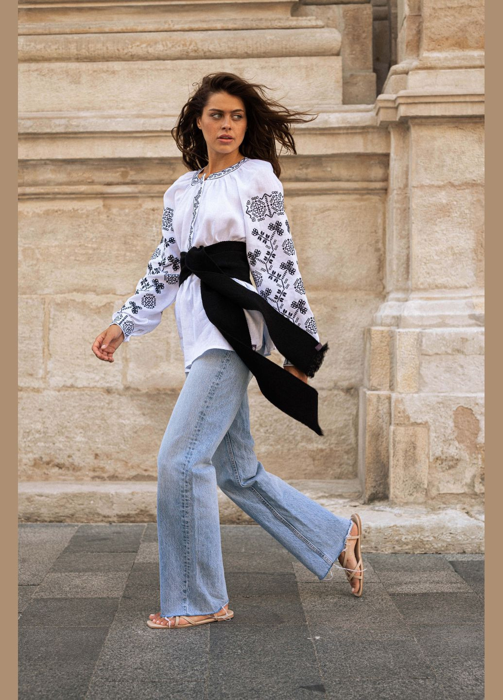 Біла вишиванка жіноча "мережка" темно синя SVARGA (345557269)