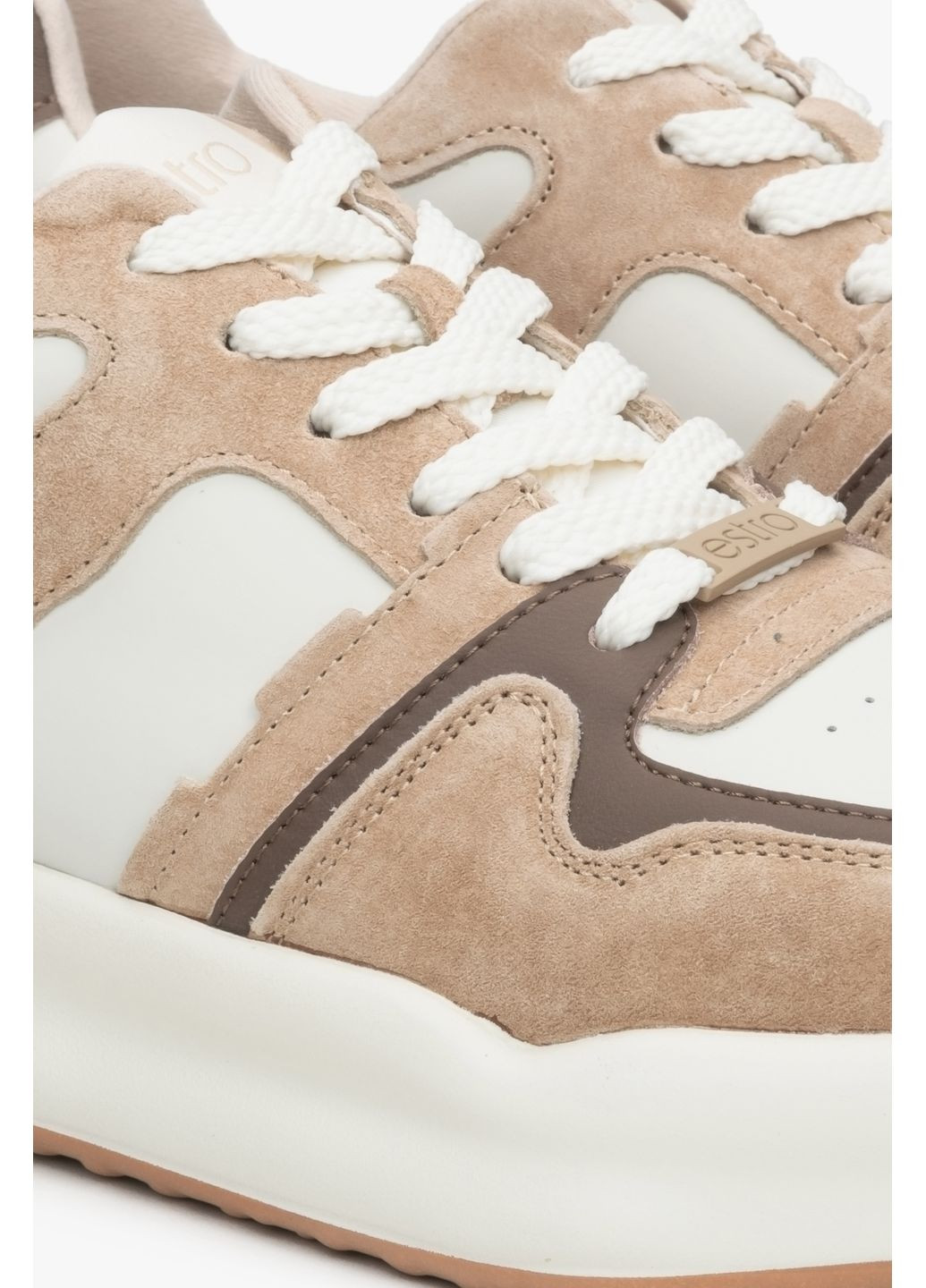 Бежевые кеды низкие, цвет бежевый Estro