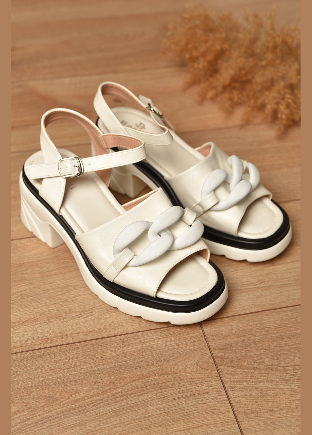 Босоніжки жіночі білого кольору Let's Shop (345569447)