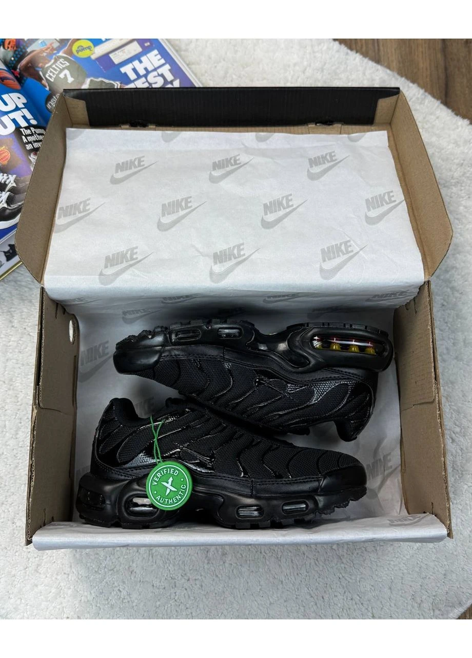 Чорні кросівки чоловічі nike air max plus tn black найк аір макс тн плюс чорні демісезон No Brand