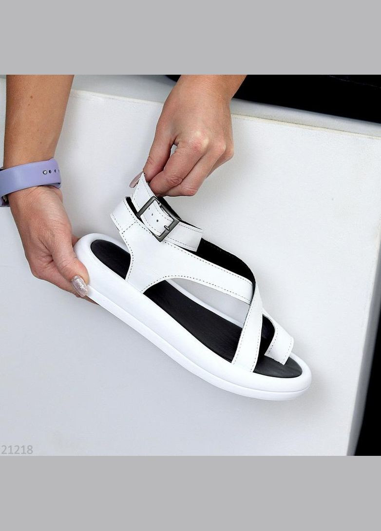 Белые белые кожаные женские босоножки Garti с ремешком