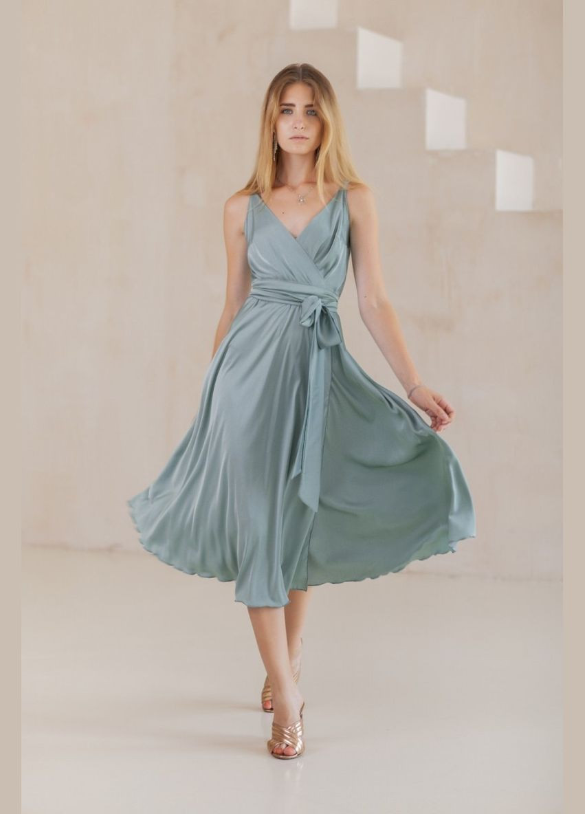 Оливковое вечернее платье с юбкой-солнце, на запах First Woman однотонное