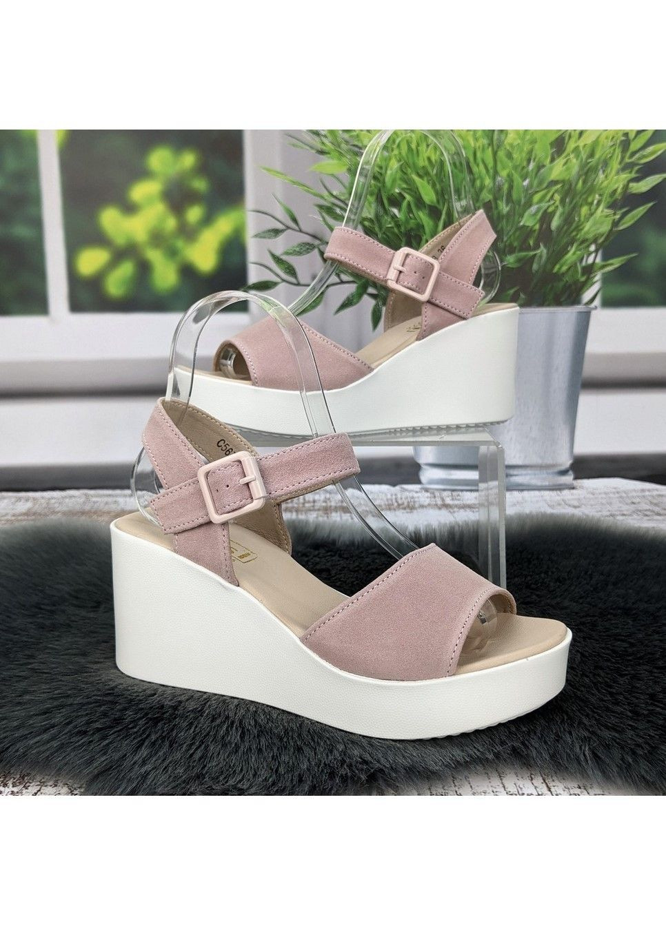Пудровые босоножки женские замшевые на платформе KDSL с ремешком