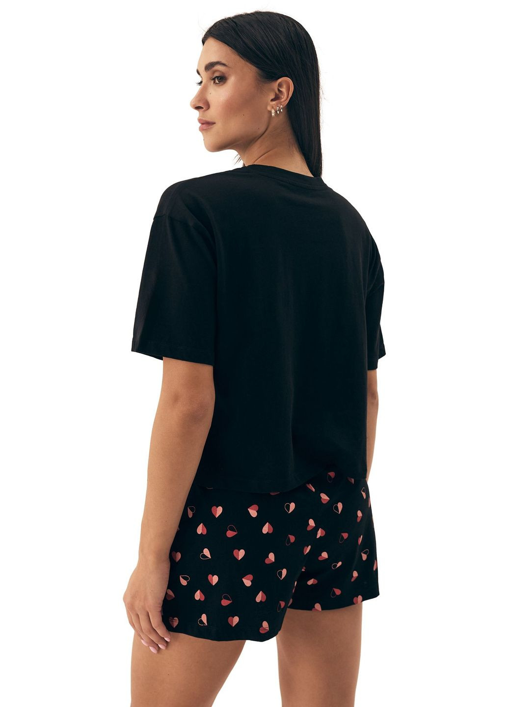 Черная всесезон пижама женская футболка и шорты в сердечках 42649 necesito футболка + шорты Henderson