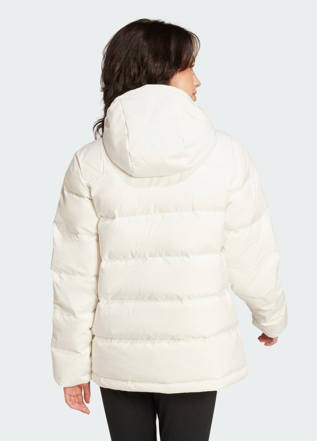 Белая демисезонная куртка с капюшоном helionic adidas