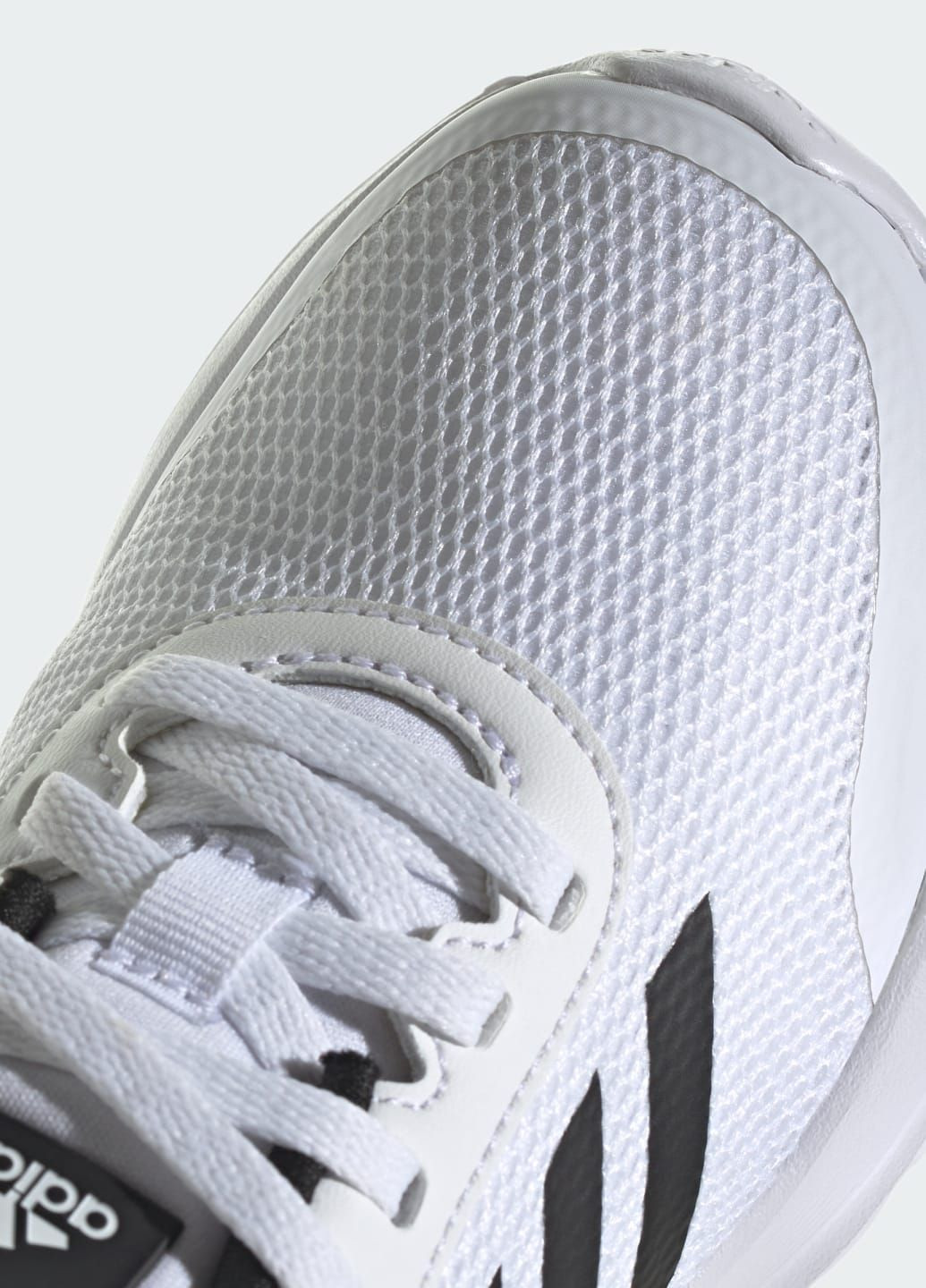 Білі всесезонні кросівки tensaur run adidas