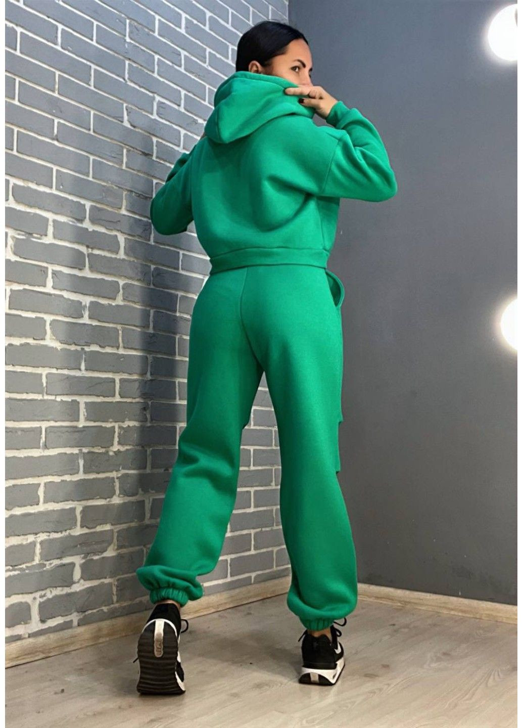 Костюм женский 478-480 короткое тощие с капюшоном и брюки джоггеры на резинке флис Quzen (304062694)