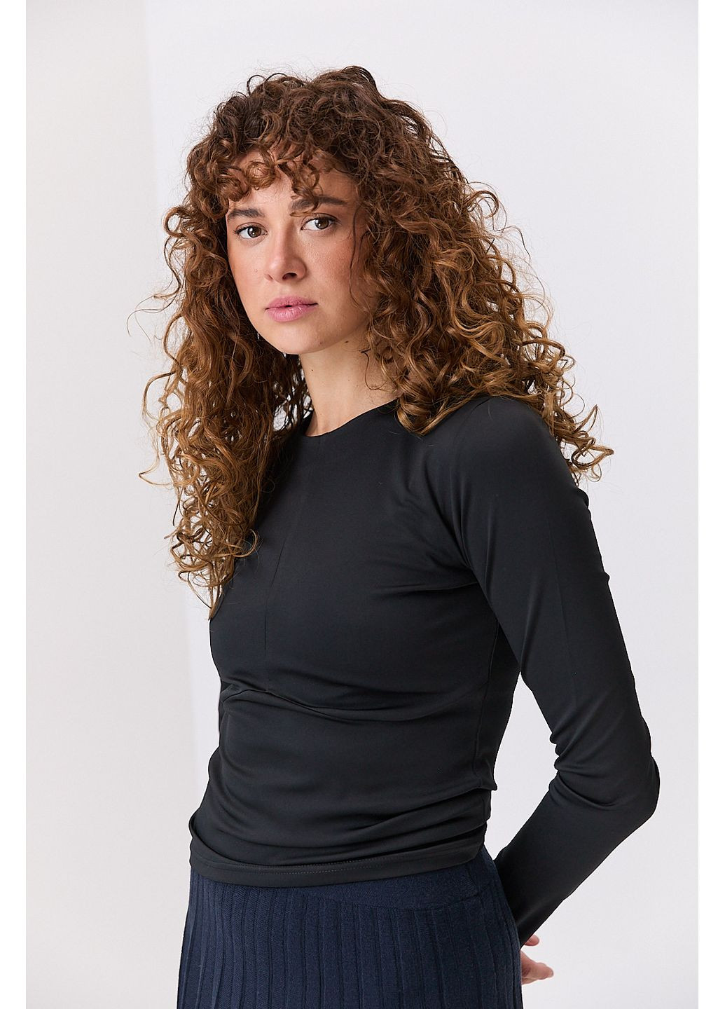 Жіночий лонгслів білий з фігурним швом під грудьми Arjen (361056713)