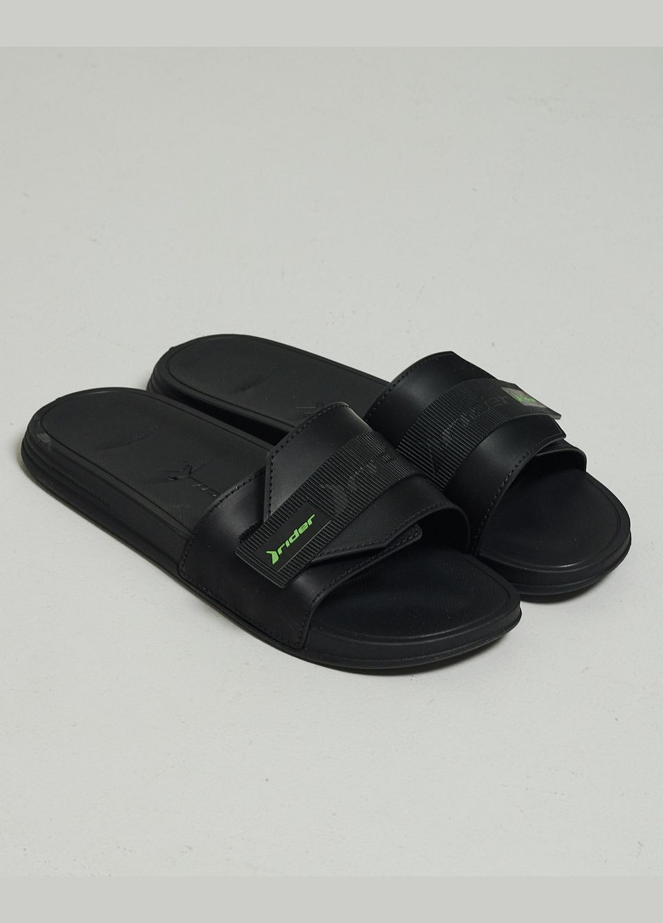 Черные пляжные шлепанцы мужские на липучке Rider