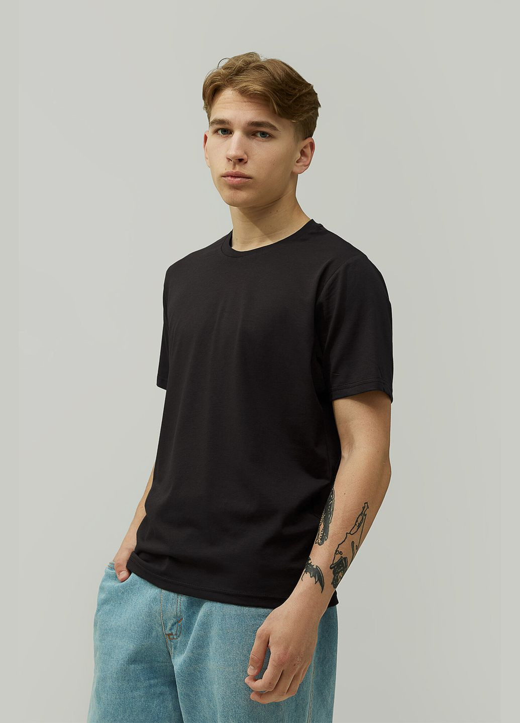 Черная футболка luxury Gen