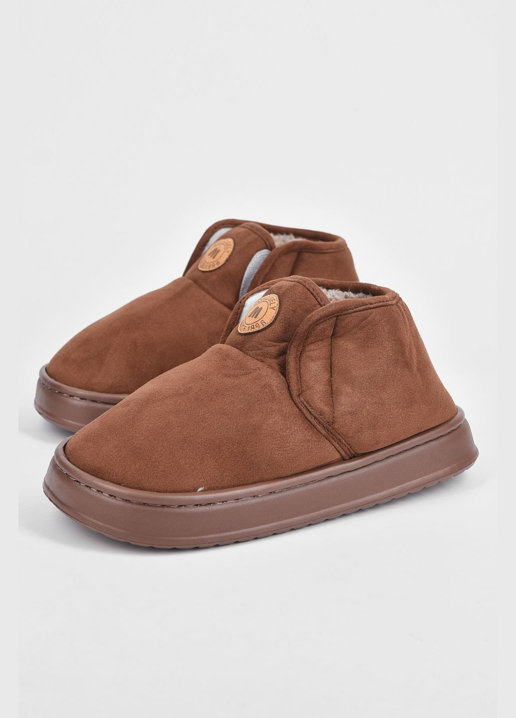 Капці кімнатні чоловічі коричневого кольору Let's Shop (303397175)