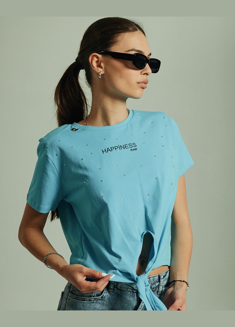 Футболка летняя со стразами голубая Raw - (293337510)