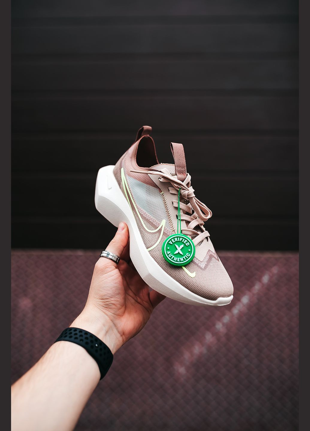 Бежеві осінні кросівки жіночі Nike Vista Lite