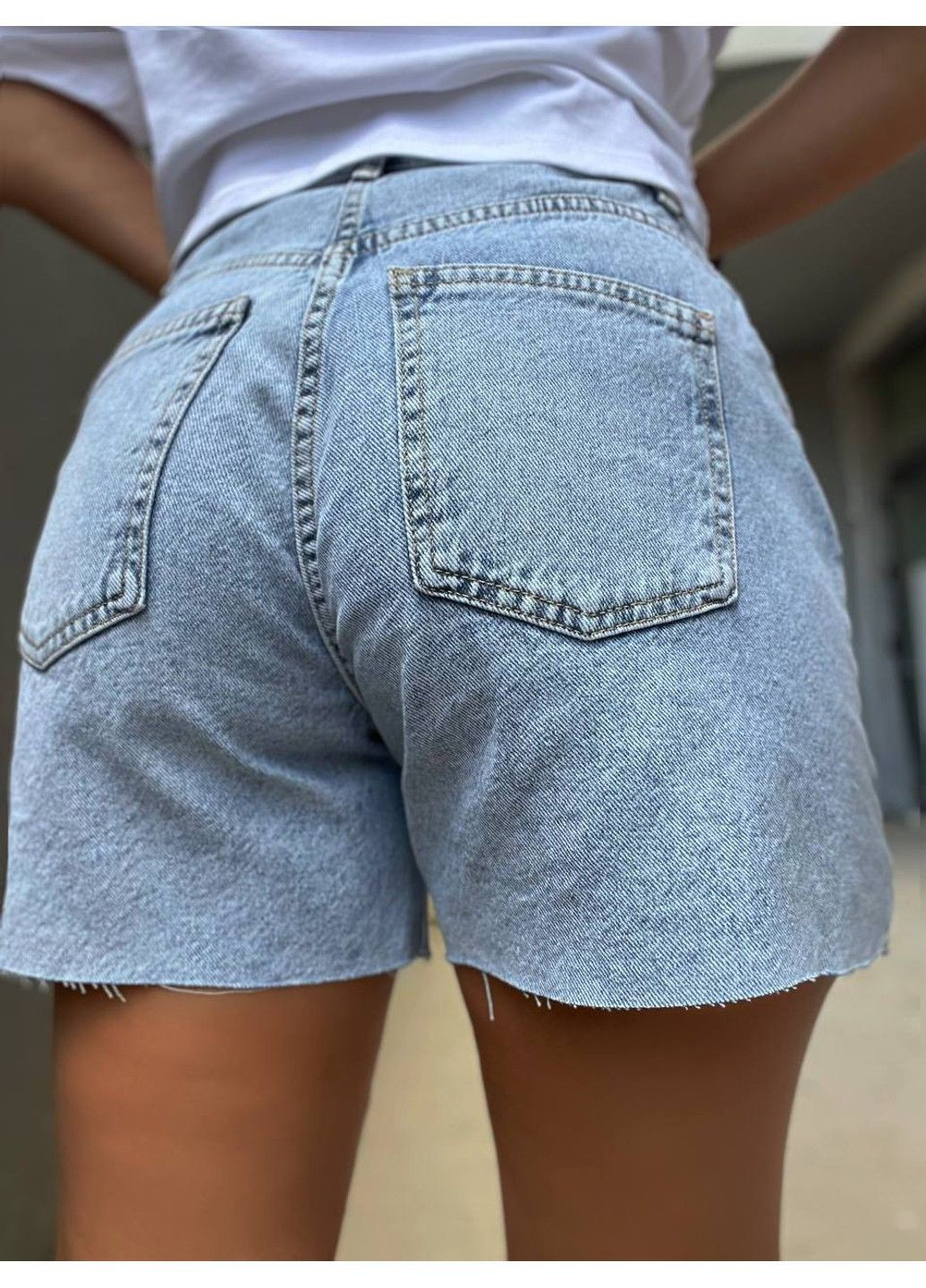 Шорти жіночі джинсові ITS’BASIC 2776 STRAIGHT розріз каміння ланцюжки Its Basic (304548512)