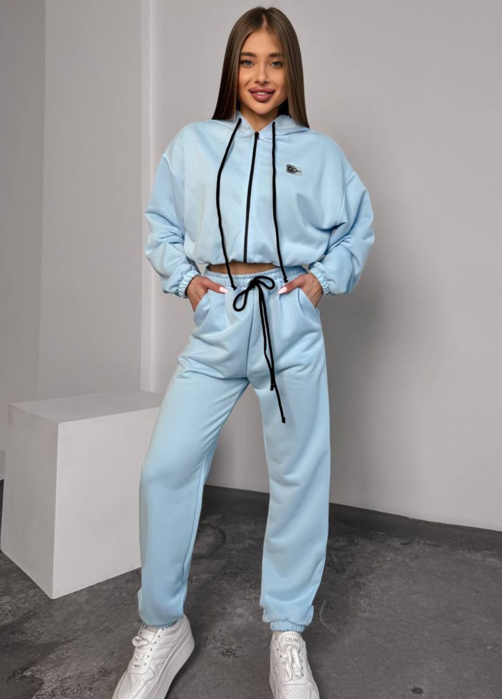 Базовый повседневный костюм двойка: укороченные худые на молнии с капюшоном + джоггеры высокой посадки Україна (328392576)