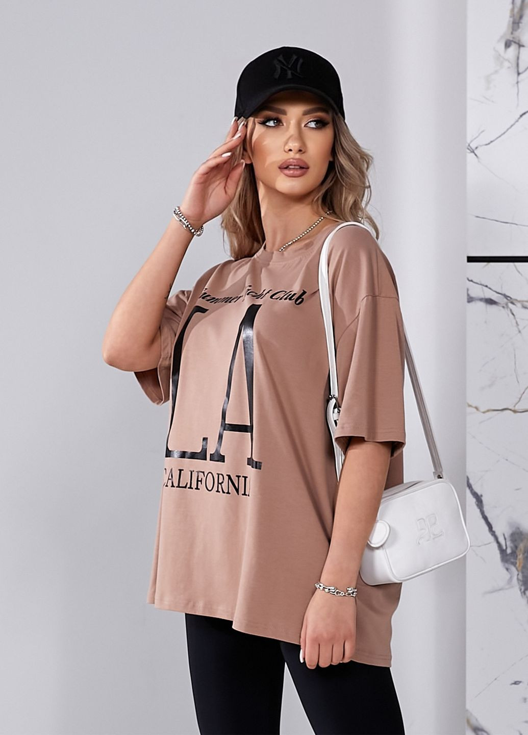 Оверсайз футболка женская LA No Brand - (322786621)