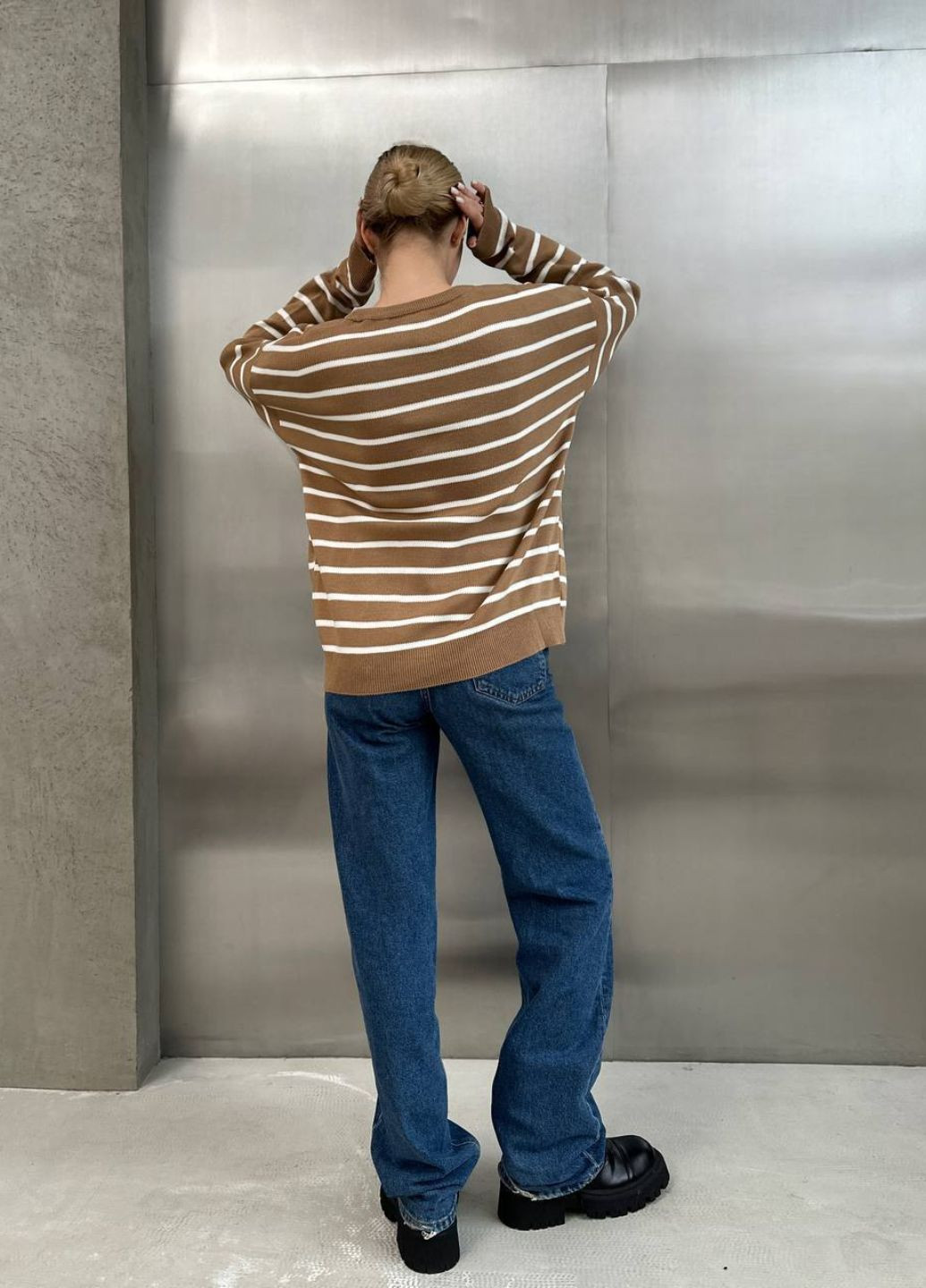 Бежевый демисезонный базовый свитер в полоску джемпер Україна