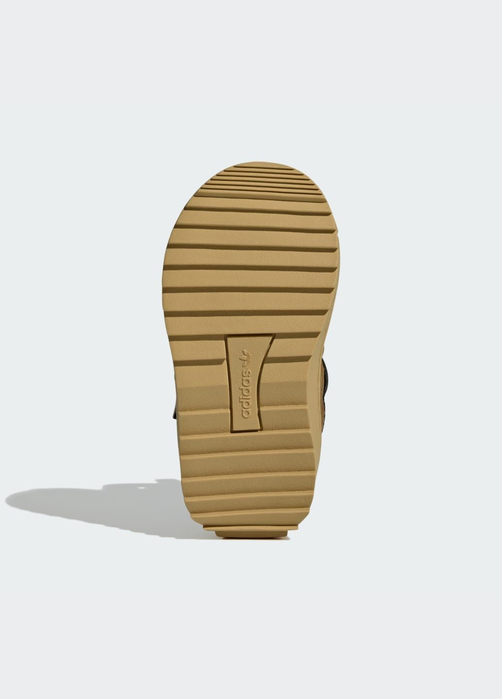 Коричневые всесезонные ботинки superstar winter trek kids adidas