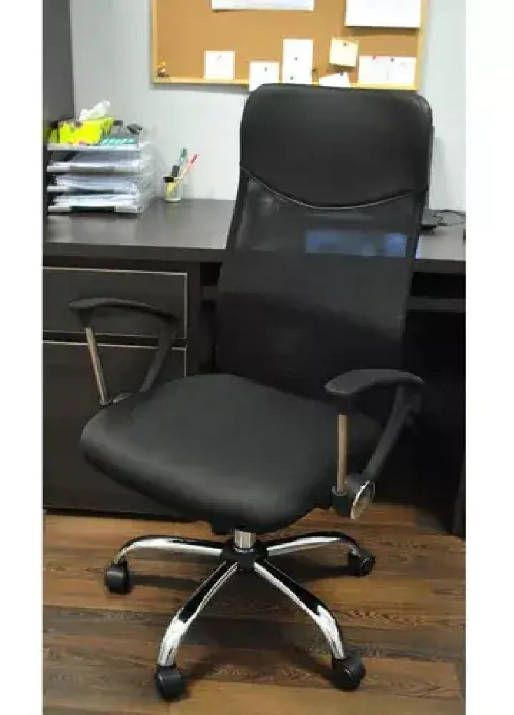 Комп'ютерне офісне крісло на коліщатках із функцією нахилу регулюванням за висотою вентиляцією (478097-Prob) Чорне Unbranded (302569001)