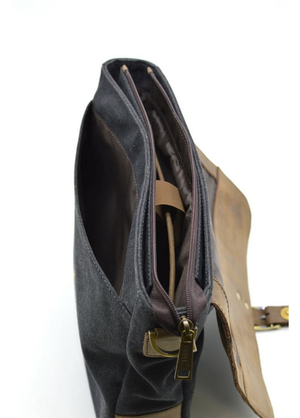 Чоловіча шкіряна сумка через плече 30х32х7.5 см TARWA (315869313)