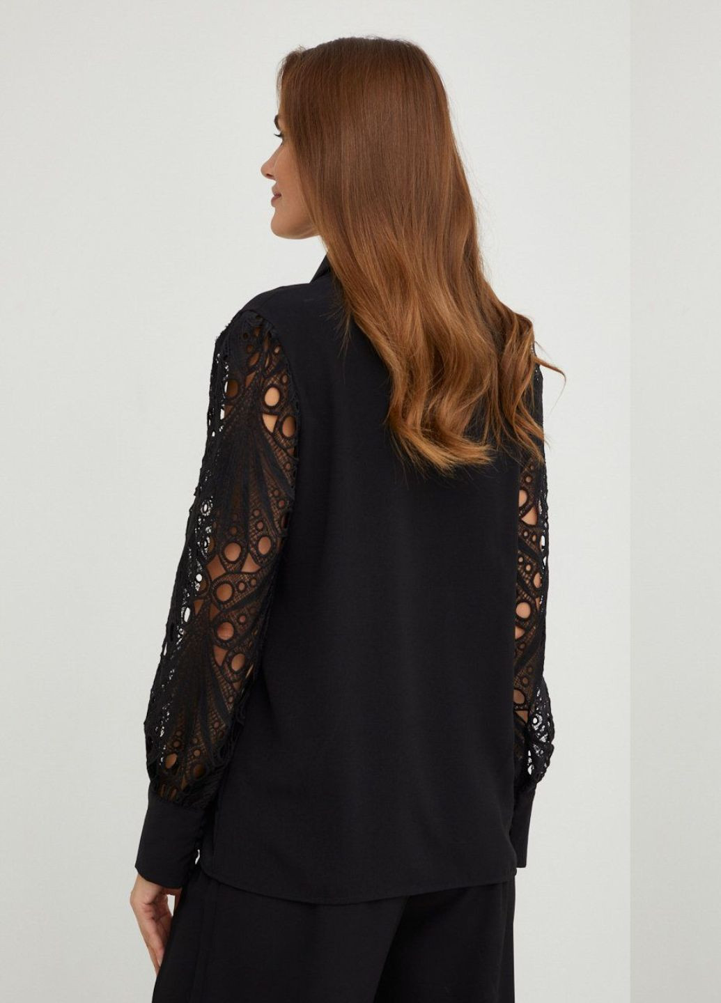 Чёрная блузка женская с кружевными рукавами No Brand