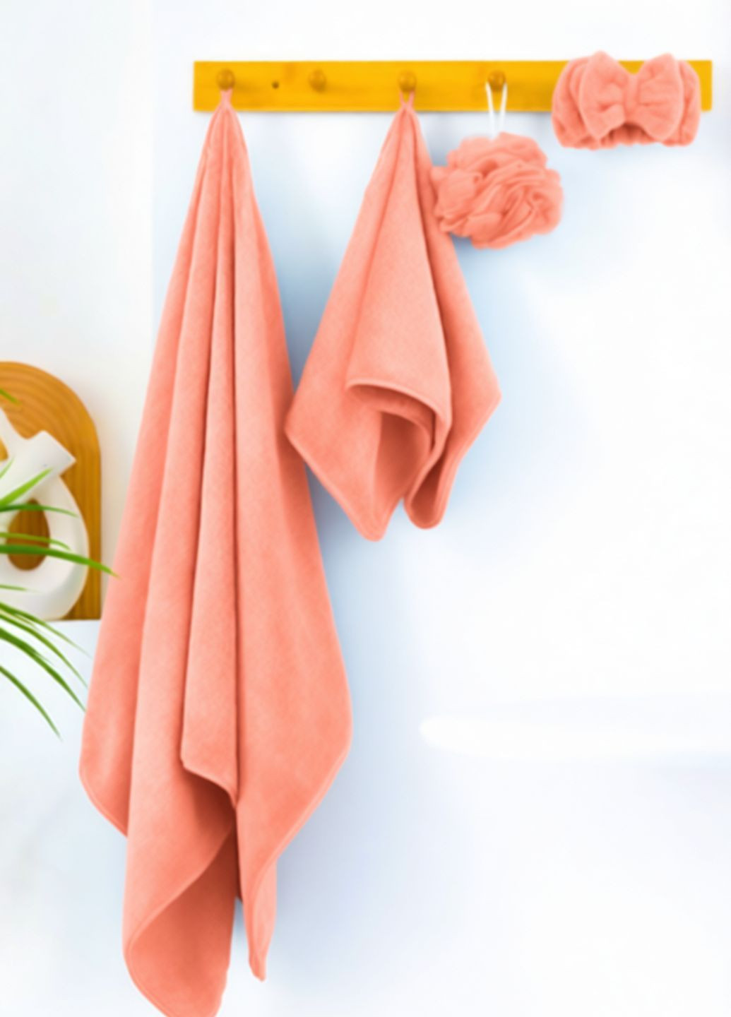 Банный комплект из микрофибры 4 в 1 — полотенца, губка и повязка на голову, подарочная упаковка Malloory Home однотонный коралловый