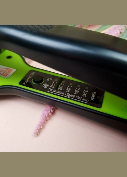 Плойка шипці випрямляч із гофре для волосся PM-1220 Pro Чорний Promotec (306716544)