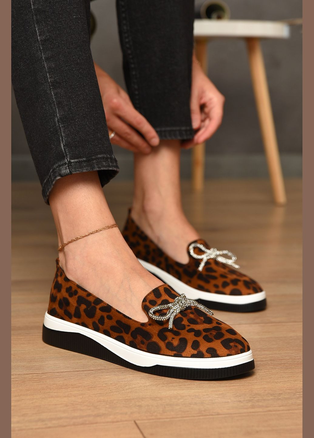 Let's Shop Туфли-лоферы женские коричневого цвета лоферы коричневый з искусственная замша, украина — демисезон (345569425)