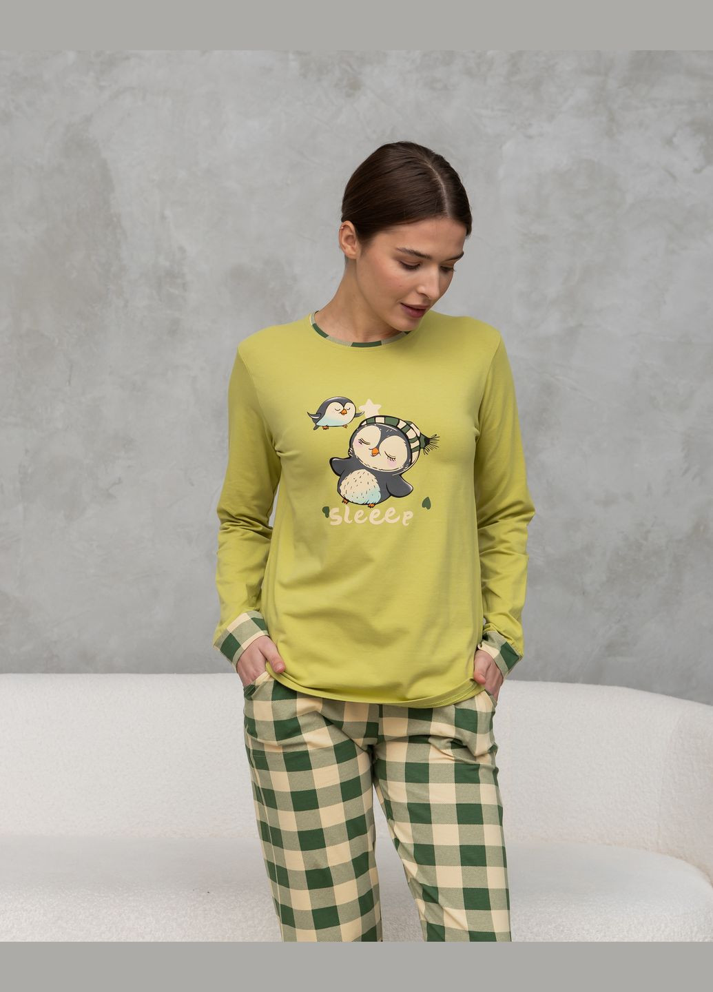 Салатова жіноча піжама зі штанами в клітку Nicoletta