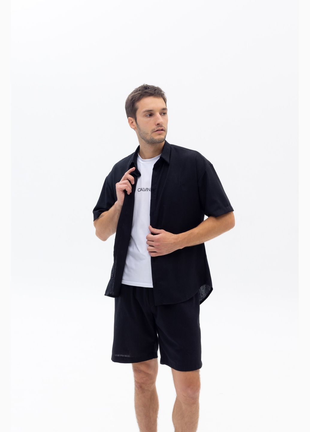 Чорний літній льняний кежуал костюм з лого ск з сорочкою, з шортами Vakko