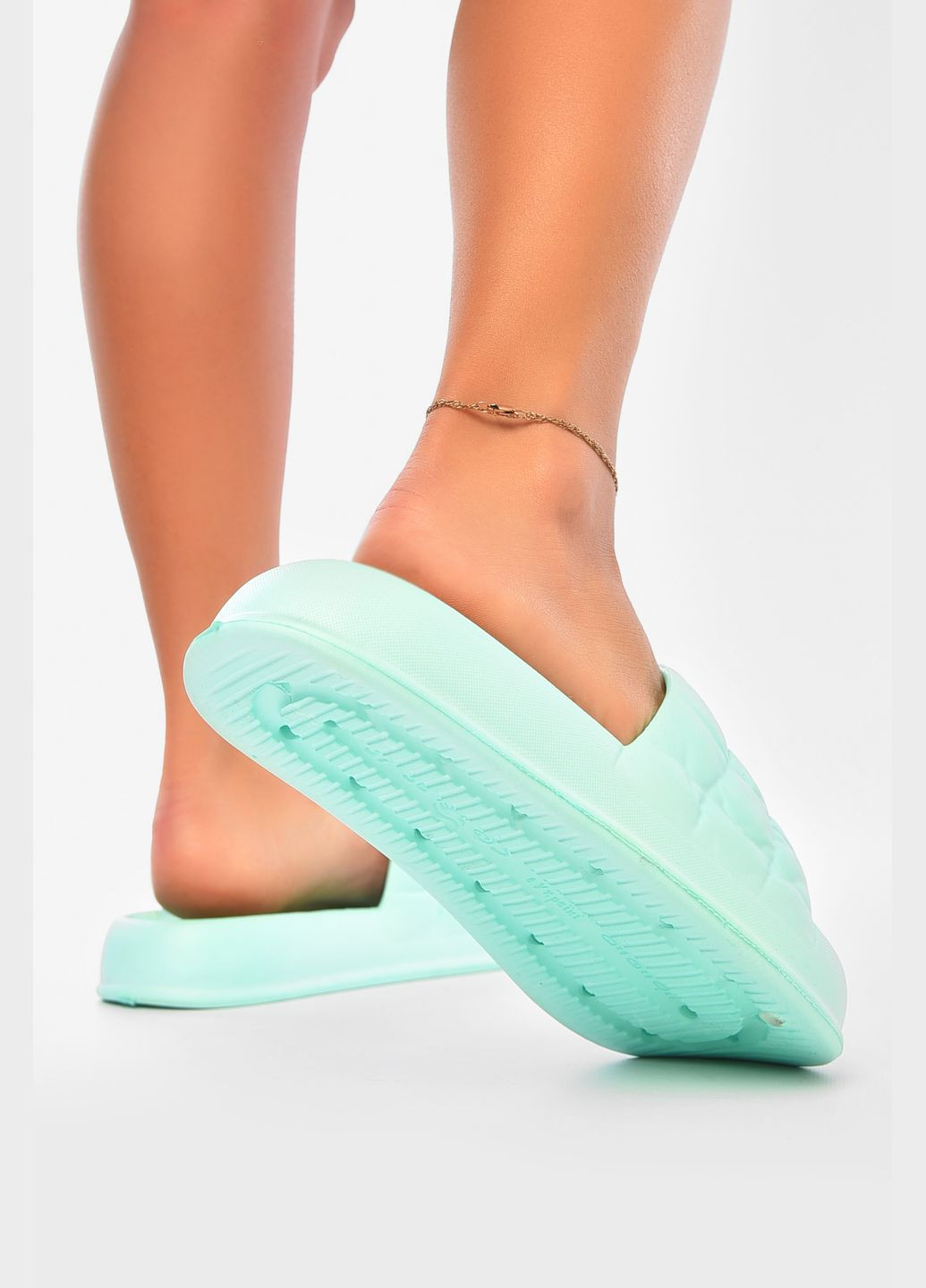 Шльопанці піна жіночі м'ятного кольору Let's Shop (340959820)