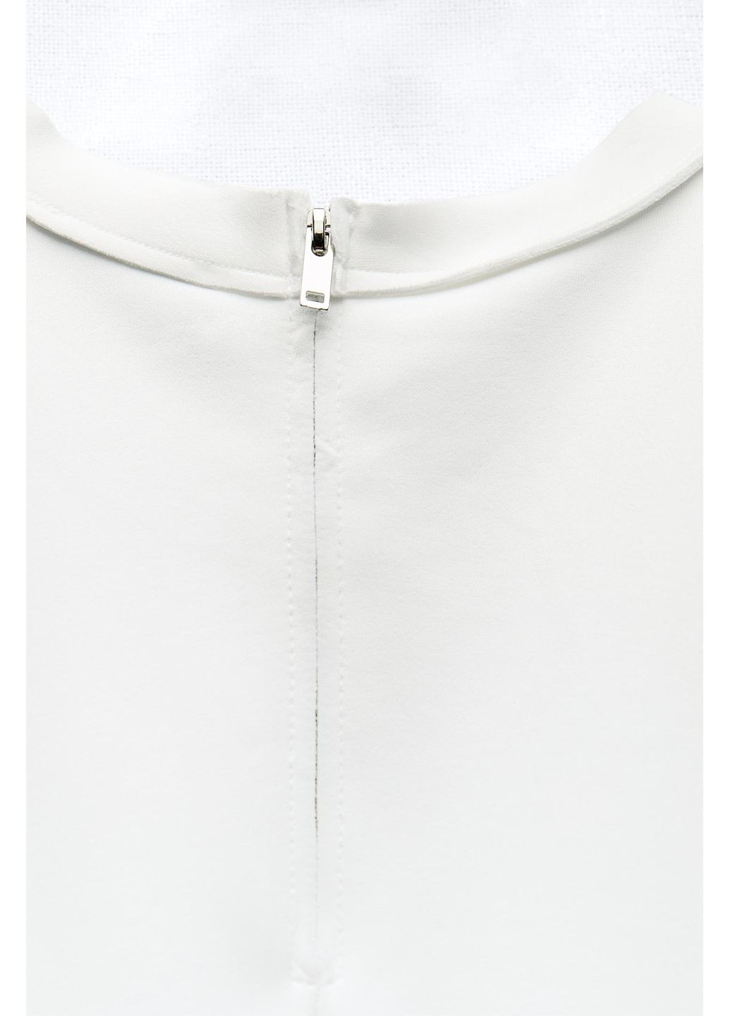 Белое платье меди из плотной ткани Zara