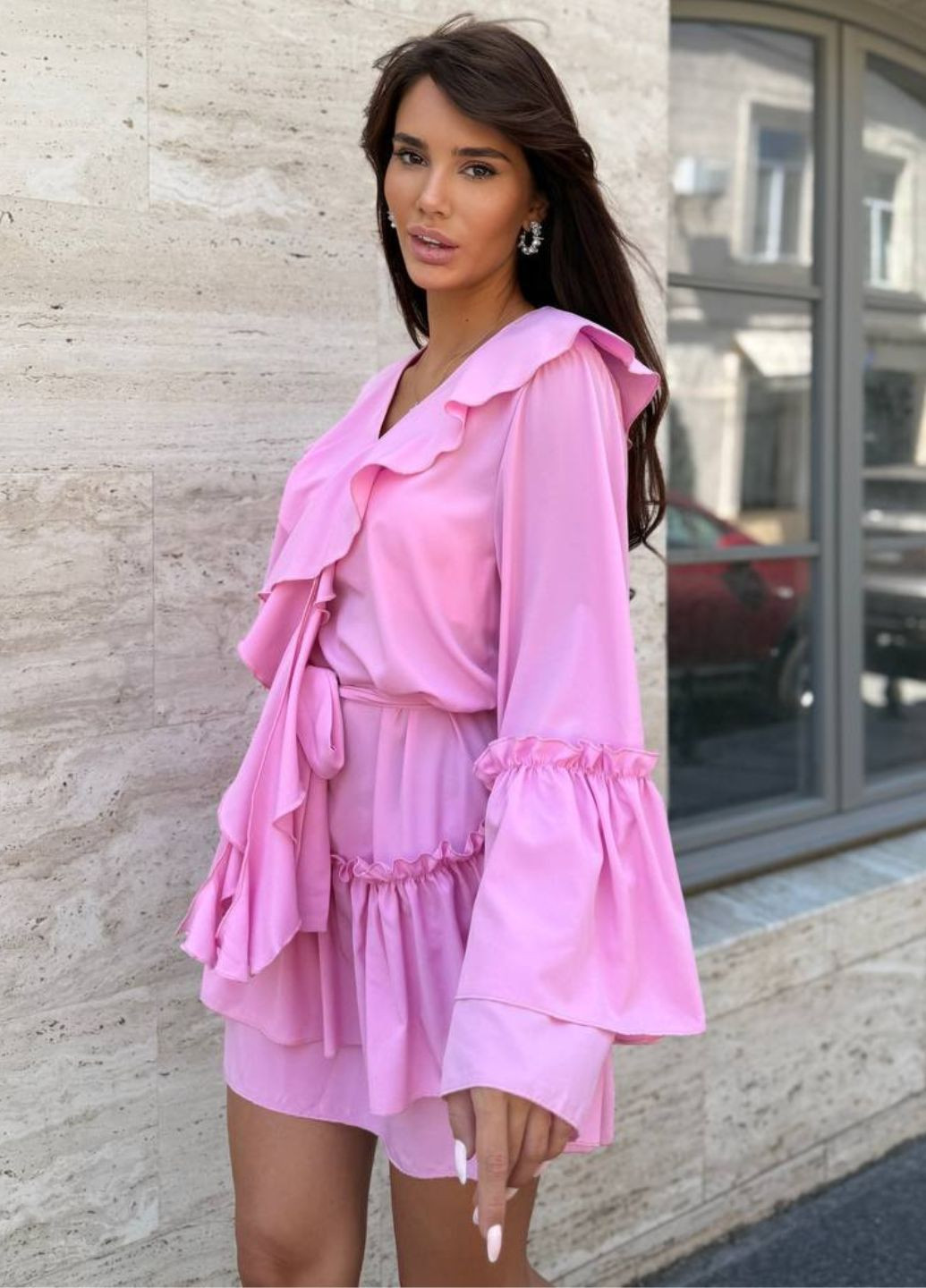 Рожева коктейльна вишукана легка літня коктейльна міні сукня в стилі бохо з поясом в комплекті та воланами Allthings однотонна