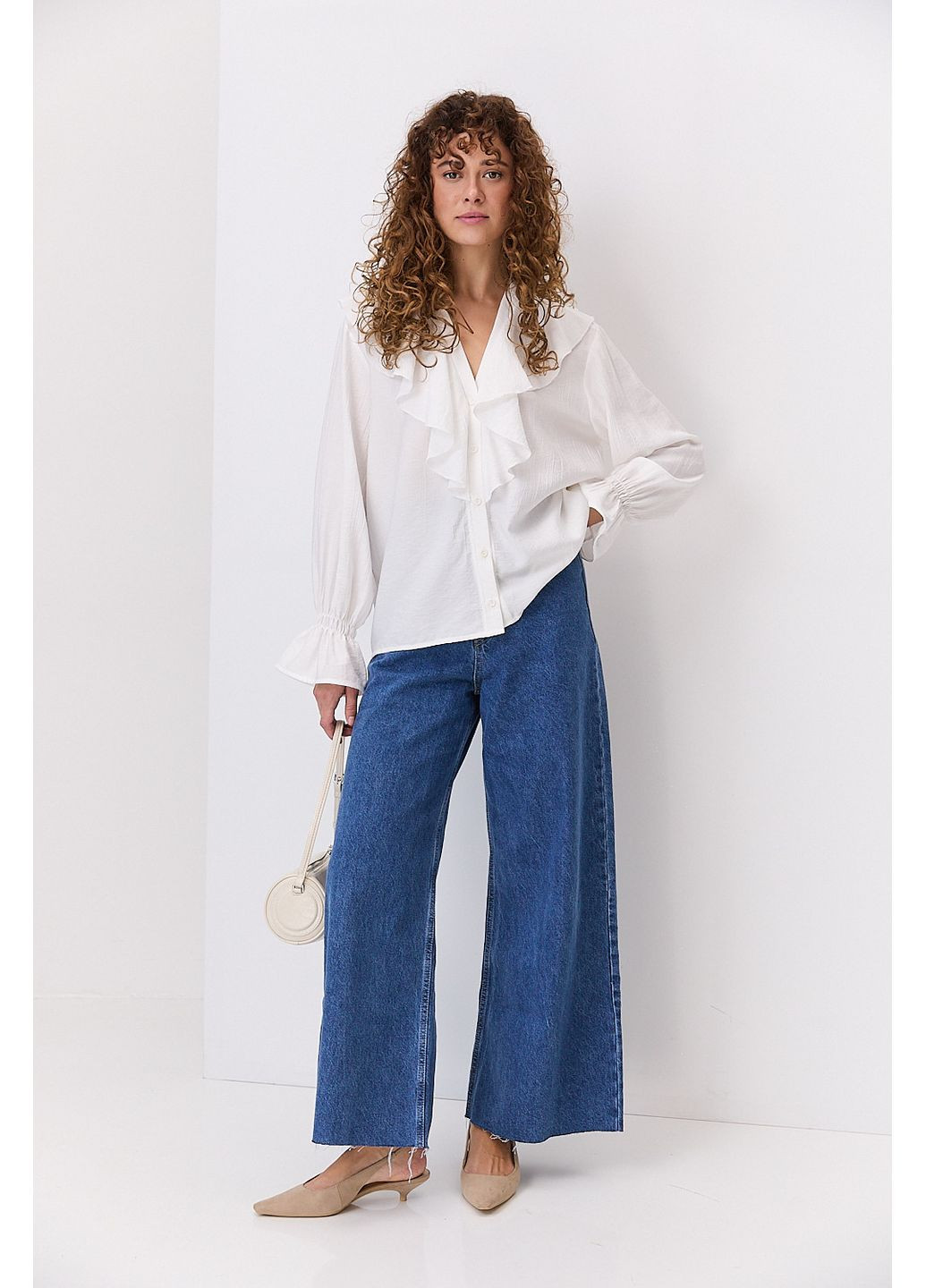 Молочна блуза з відкладним коміром з жатим ефектом Arjen