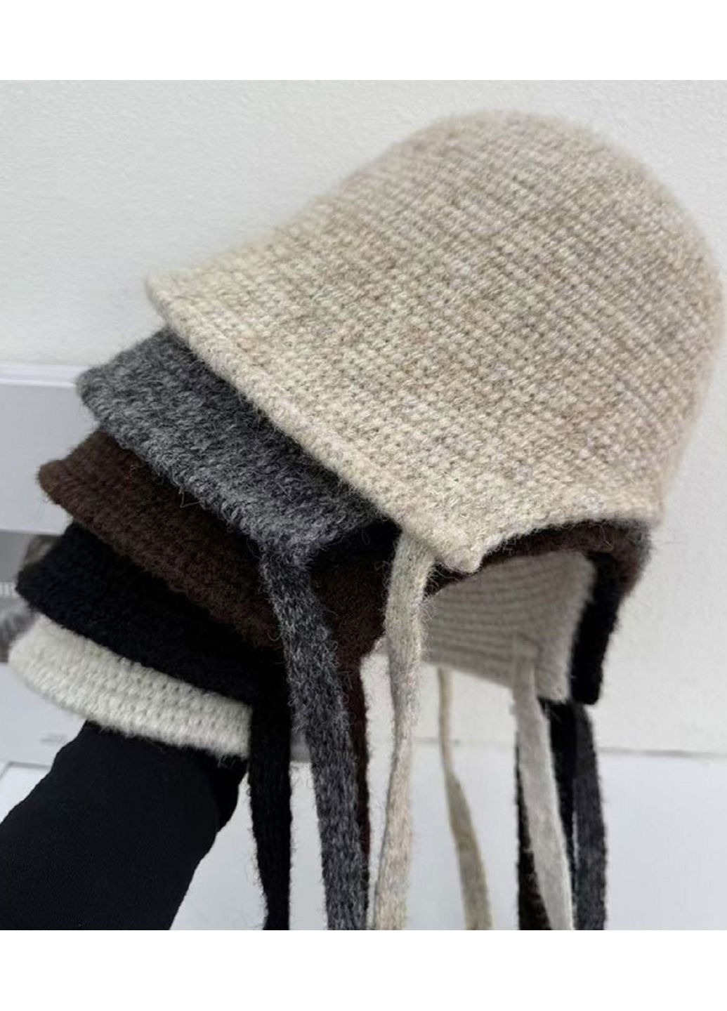 Жіночий Зимовий Капелюх Капор В'язана Тепла Шапка Капор на Зав'язках з М'якої Пряжі Модний Головний Убір на Зиму 2025 No Brand в'язана шапка капор з зав'язками (366453917)