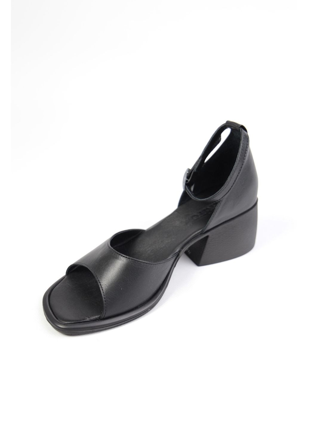 Черные босоножки Benito без застежки