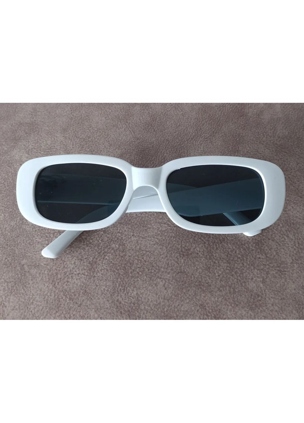 Вінтажні сонцезахисні окуляри білі пластикові легкі з УФ-захистом стильні для жінок No Brand (364859622)