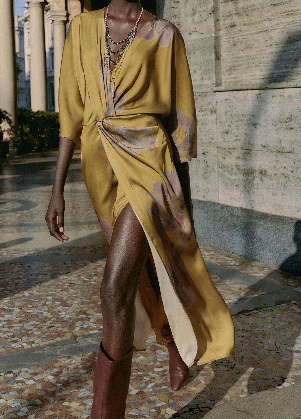 Оливкова (хакі) сукня Zara однотонна