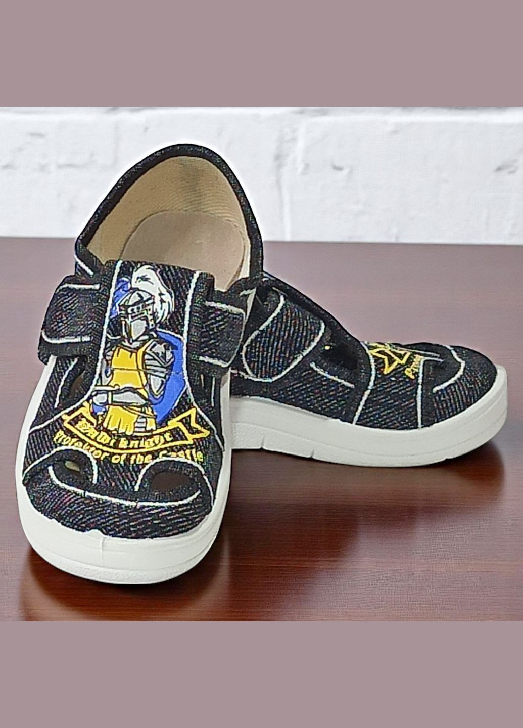 Черные ортопедические закрытые тапочки на липучке сменка в садик для мальчика валди Waldi