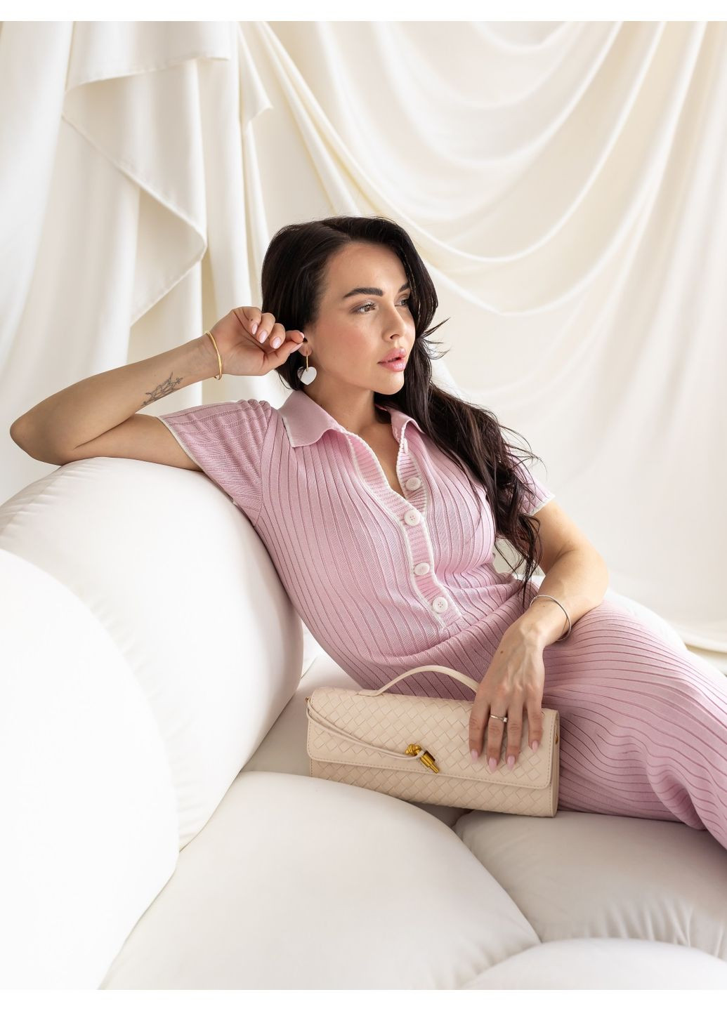 Розовое кэжуал платье вязаное Larionoff однотонное