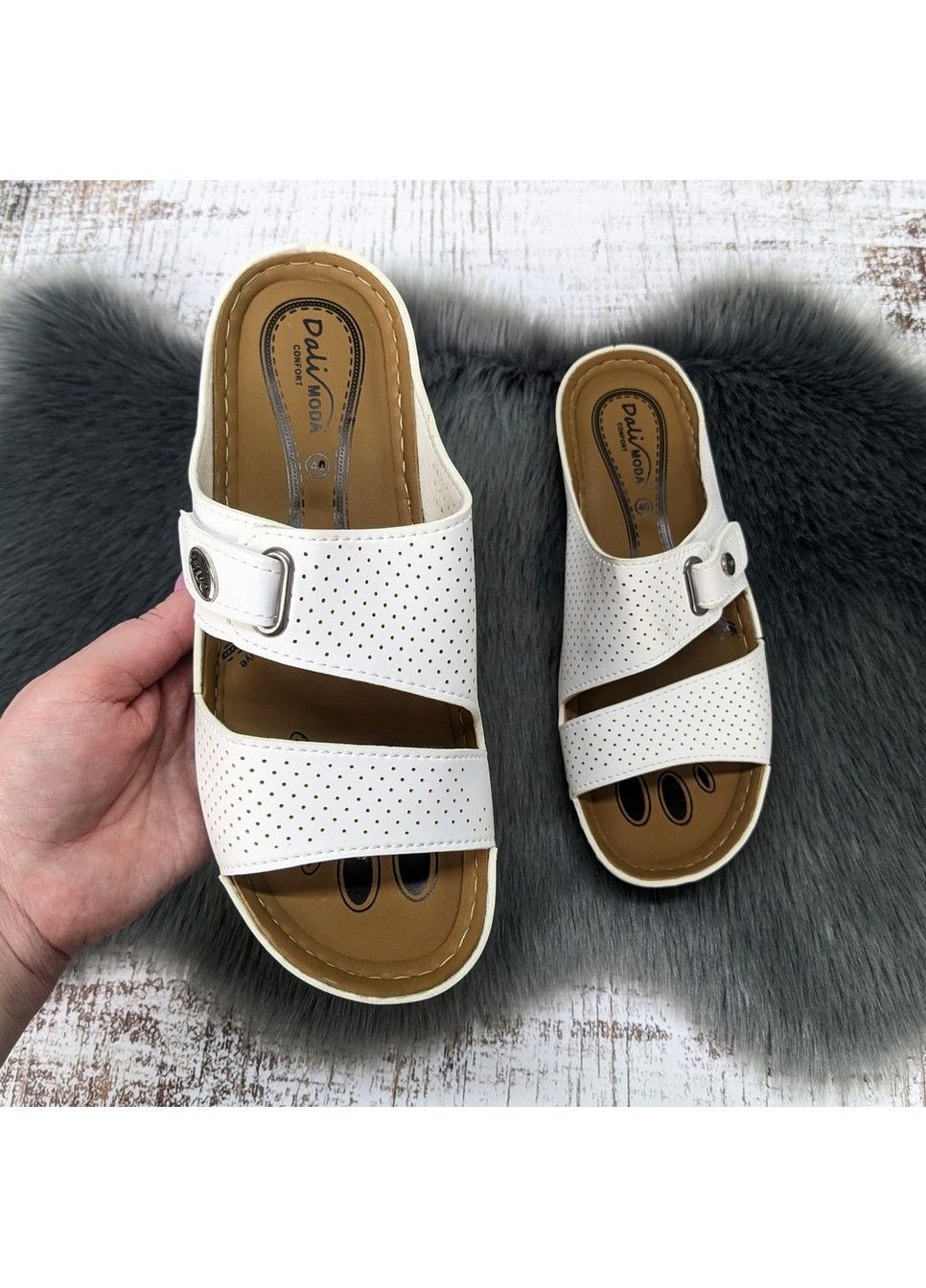 Шльопанці жіночі білі великі розміри на липучці DaLi (331737655)