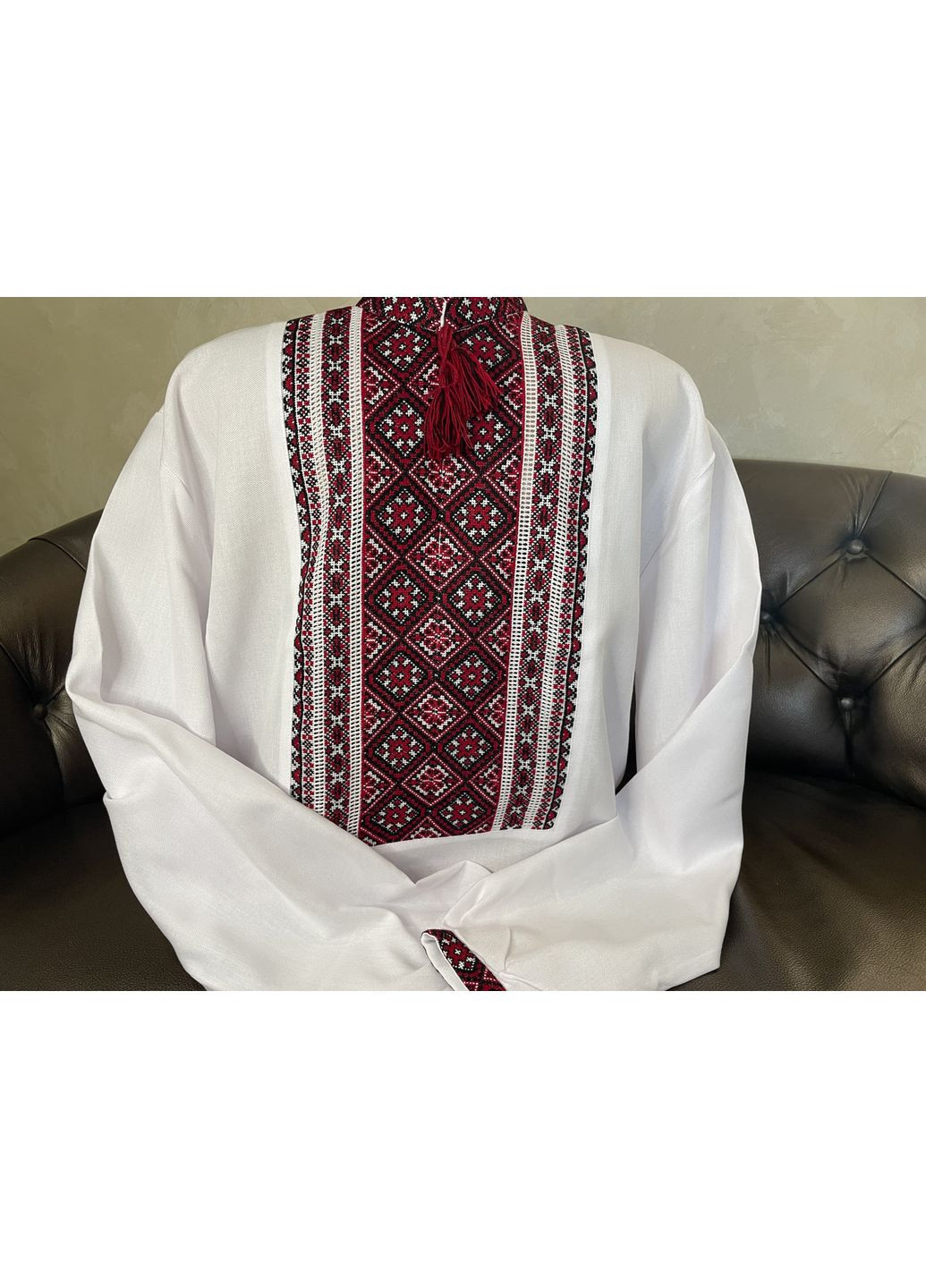 Белая стильная мужская вышиванка на белом полотне ручной работы. l (371907827)