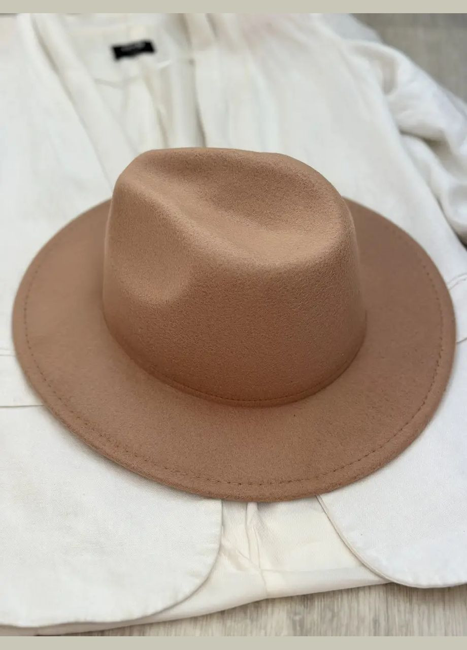 Стильная фетровая шляпа Федора Бежевий с аксессуаром 56-58р (8410) No Brand (324259488)