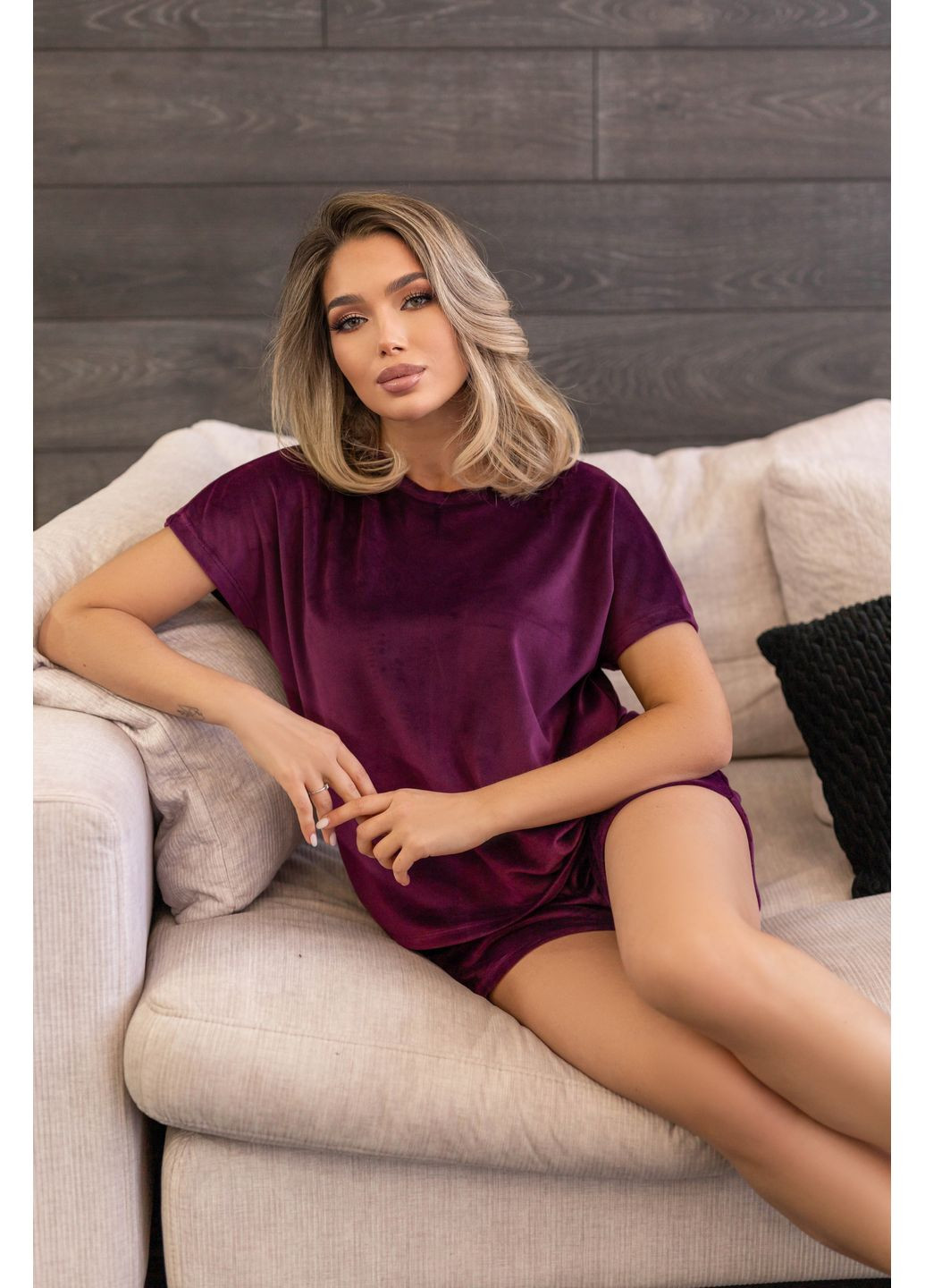 Бордовая всесезон женская пижама велюровая комплект шорты и футболка размер gf0025 No Brand